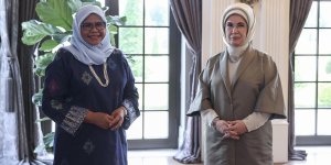 Emine Erdoğan'dan Kuala Lumpur Belediye Başkanı olan eski BM Habitat İcra Direktörü Sharif'e tebrik