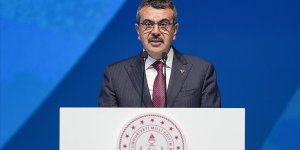 Bakan Tekin: Okullarda "kayıt ücreti" ya da "zorla ücret alındığı" ifadeleri gerçeği yansıtmıyor