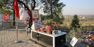 Narin'e ait kemik ve doku örnekleri incelemenin ardından çocuğun mezarına konuldu