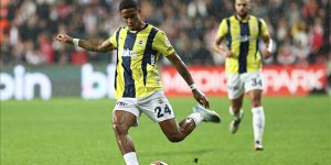 Fenerbahçeli futbolcu Oosterwolde, ön çapraz bağ operasyonu geçirdi