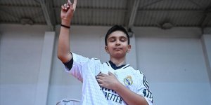 Arda Güler'den hayranı ampute futbolcu Kerem'e imzalı forma sürprizi