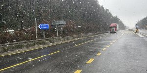Bolu Dağı'nda kar yağışı başladı