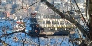 İstanbul'da tur teknesinde yangın: Çok sayıda ekip yönlendirildi