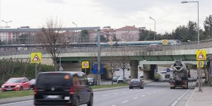 Bakırköy'de kazalarla gündeme gelen alt geçit için tır sürücülerine uyarı