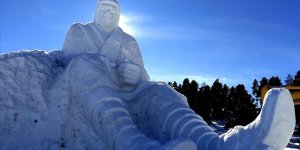 Kars'ta Sarıkamış şehitleri anısına yapılan kardan heykeller tamamlandı
