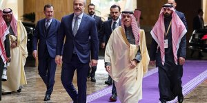 Fidan: Türkiye, Suriye halkının "zorlu yolunu kolaylaştırmak" için üzerine düşeni yapacak