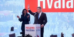 Hırvatistan'da cumhurbaşkanı seçiminde oyların% 74,66'sını alan Milanovic zaferini ilan etti