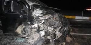 Konya'da turistleri taşıyan minibüs ile otomobilin çarpıştığı kazada 1 kişi öldü