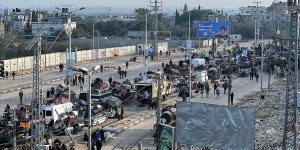 İsrail güçlerinin Gazze'de evlerine dönmeyi bekleyenlere ateş açması sonucu 5 kişi yaralandı