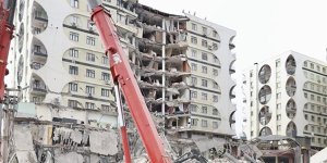 Diyarbakır'da depremlerde yıkılan 4 binaya ilişkin yargılanan 11 sanık ceza aldı