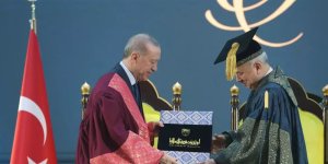 Cumhurbaşkanı Erdoğan'a, Perak Sultanı Nazrin Şah tarafından fahri doktora beratı tevdi edildi