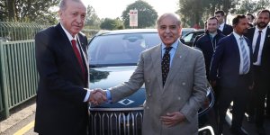 Cumhurbaşkanı Erdoğan, Pakistan Başbakanı Şerif'e Togg hediye etti