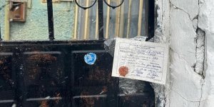 Gaziosmanpaşa'da toprak kaymasında hasar gören 3 bina tahliye edildi