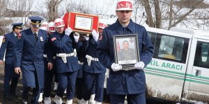 Şehit Sözleşmeli Er Uslu'nun annesine verdiği "ev" sözünü bakanlık yerine getirecek