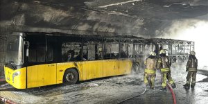 Başakşehir'de seyir halindeki İETT otobüsü yandı