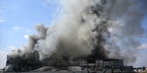 Başkentte yatak fabrikasında çıkan yangına müdahale ediliyor