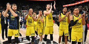 Fenerbahçe Beko deplasmanda Paris Basketbol'u mağlup etti