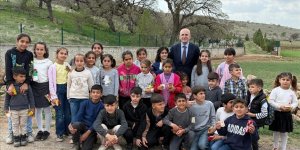 Bakan Şimşek, bayram öncesi memleketi Batman'da çocuklarla bir araya geldi