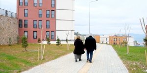 Kurum, bayrama yeni evlerinde girecek olan depremzede Balveren çiftinin mutluluğunu paylaştı