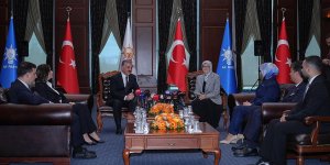 Siyasi partilerde bayramlaşma ziyaretleri sürüyor