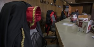 Ehliyet sınavında düzenek kullanarak kopya çeken 49 yaşındaki kadının 4 yıla kadar hapsi istendi