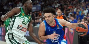 Anadolu Efes, Yunanistan temsilcisi Panathinaikos AKTOR'u mağlup etti