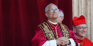 ABD'Lİ KARDİNAL PREVOST YENİ PAPA SEÇİLDİ