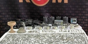 Gaziantep'te tarihi eser niteliğinde 3 bin 127 sikke ve 110 tarihi obje ele geçirildi!