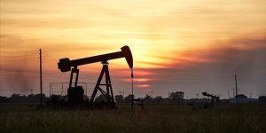 IEA, küresel petrol talebi artış öngörüsünü yukarı yönlü revize etti