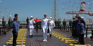 Atatürk'ü temsil eden bayrak Samsun'da karaya çıkarıldı