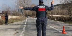 Jandarma 81 ilde "Huzurlu Okul Önleri ve Huzurlu Sokaklar" uygulaması yaptı