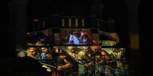 EDİRNE'DE İSTANBUL'UN FETHİNİN 572. YIL DÖNÜMÜ COŞKUYLA KUTLANDI