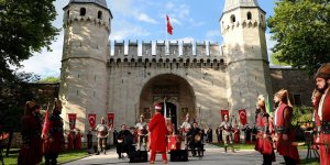 MEHTERAN BİRLİĞİ GÖSTERİLERİ DOLMABAHÇE, TOPKAPI VE YILDIZ SARAYI'NDA GERÇEKLEŞECEK
