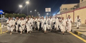 HACI ADAYLARI ARAFAT VAKFESİNİ TAMAMLAYIP MÜZDELİFE'YE GEÇTİ