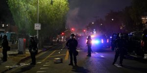Los Angeles'taki gösteriler için Trump'tan "askeri birlikleri getirin" talimatı