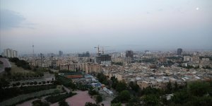 İRAN’IN BAŞKENTİ TAHRAN’DA YENİDEN PATLAMA SESLERİ DUYULUYOR