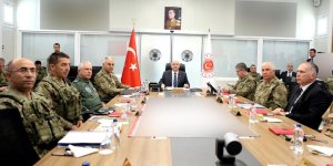 BAKAN GÜLER VE KOMUTA KADEMESİ İRAN SINIRINDA!