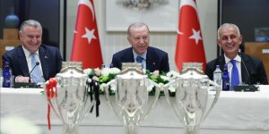 CUMHURBAŞKANI ERDOĞAN, SÜPER LİG'E YÜKSELEN ÜÇ KULÜBÜ KABUL ETTİ