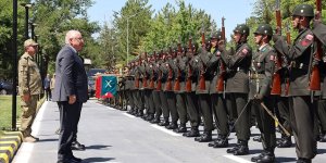 Milli Savunma Bakanı Güler, 2'nci Ordu Komutanlığında inceleme ve denetlemelerde bulundu