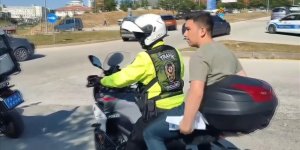 Bolu ve Karabük'te YKS'ye geç kalma riski yaşayan öğrencilere trafik ekipleri yardım etti