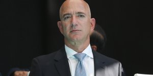 Jeff Bezos'un Venedik'teki düğünü protesto edildi
