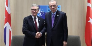 Cumhurbaşkanı Erdoğan, NATO Devlet ve Hükümet Başkanları Zirvesi'nde İngiltere Başbakanı Starmer ile bir araya geldi