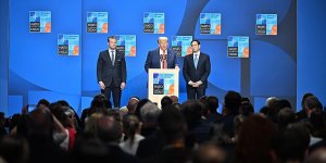 ABD BAŞKANI TRUMP: (NATO SAVUNMA HARCAMALARI HEDEFİYLE) YILDA 1 TRİLYON DOLARDAN FAZLA ARTIŞ OLACAK