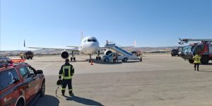 Sharjah-İstanbul seferini yapan uçak, motor arızası nedeniyle Esenboğa'ya acil iniş yaptı