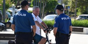 ANTALYA POLİSİ TURİSTLERİN GÜVENLİĞİ İÇİN DENİZDE, HAVADA, KARADA GÖREV YAPIYOR