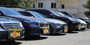 DİYARBAKIR MERKEZLİ OPERASYONDA GÜMRÜK KAÇAĞI 10 LÜKS ARAÇ ELE GEÇİRİLDİ