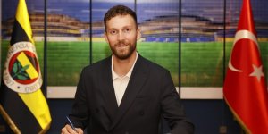 Fenerbahçe, altyapısından yetişen kaleci Tarık Çetin'i yeniden kadrosuna kattı