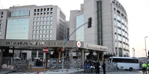 Borsada küçük yatırımcıyı zarara uğrattıkları iddiasıyla 8 şüpheli hakkında gözaltı kararı verildi