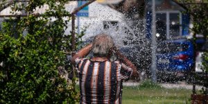 GÜNÜN İLK YARISINDA 50 İLDE 35 DERECENİN ÜZERİ SICAKLIK GÖRÜLDÜ
