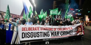 İsrail'in Gazze'ye saldırıları ve gıdaya erişimi engellemesi İstanbul'da protesto edildi